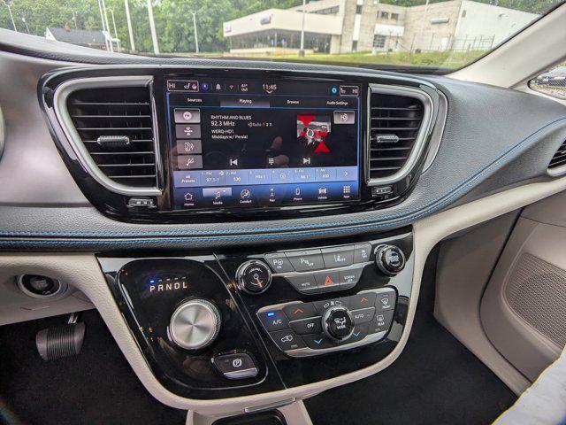 used 2021 Chrysler Pacifica Hybrid car, priced at $23,498