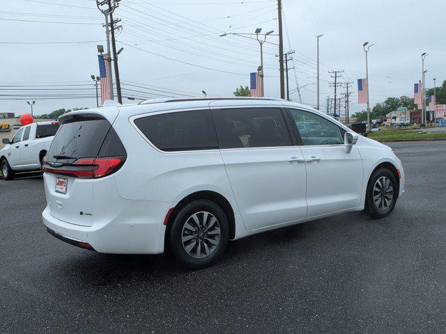 used 2021 Chrysler Pacifica Hybrid car, priced at $23,498