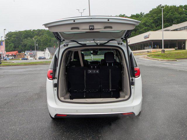 used 2021 Chrysler Pacifica Hybrid car, priced at $23,498