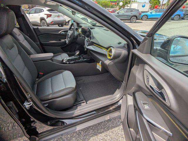 new 2025 Chevrolet Trax car, priced at $22,302