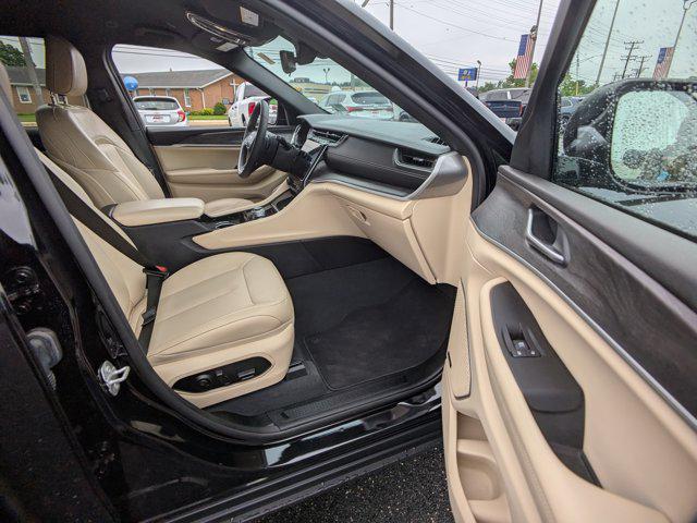 used 2023 Jeep Grand Cherokee car, priced at $33,999