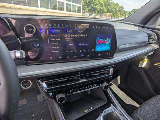 new 2025 Chevrolet Traverse car, priced at $39,872