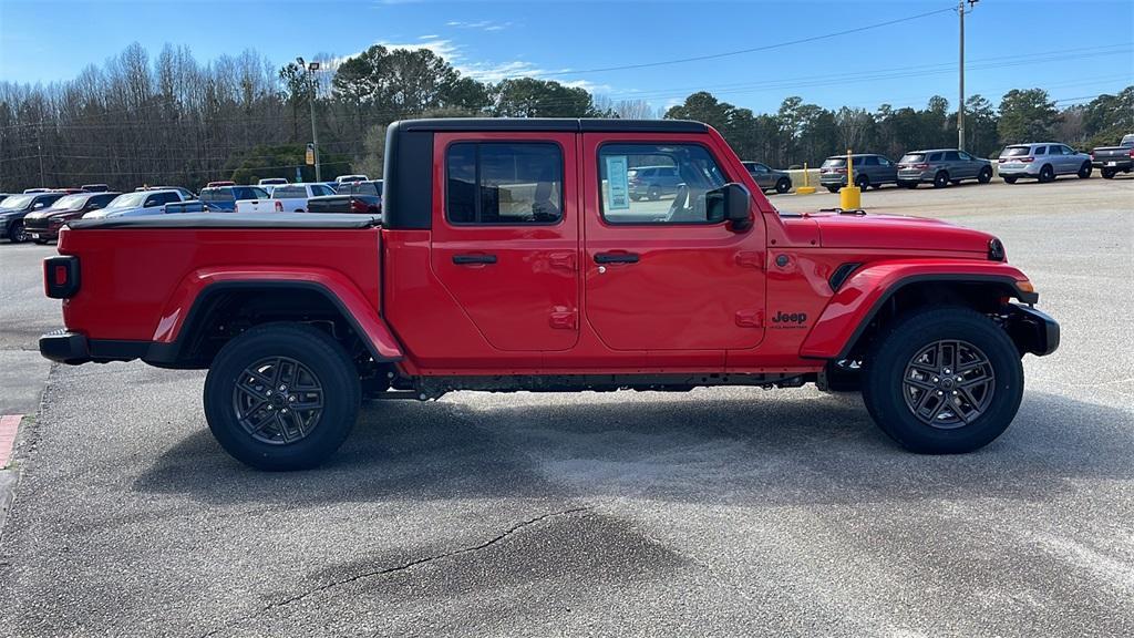 new 2024 Jeep Gladiator car, priced at $43,700