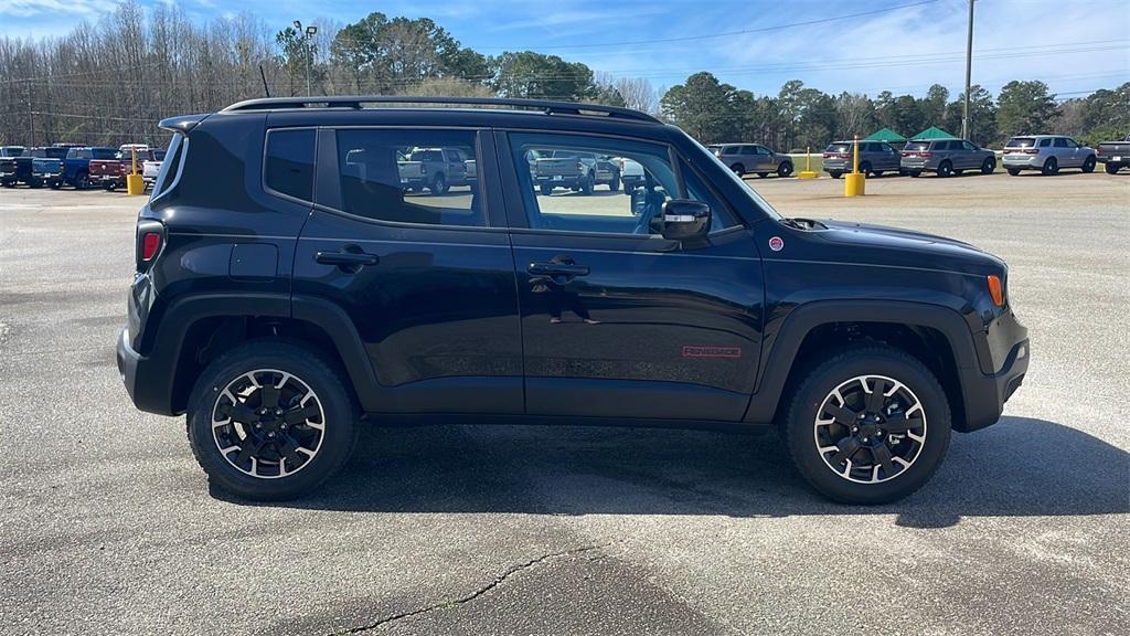 new 2023 Jeep Renegade car, priced at $28,900