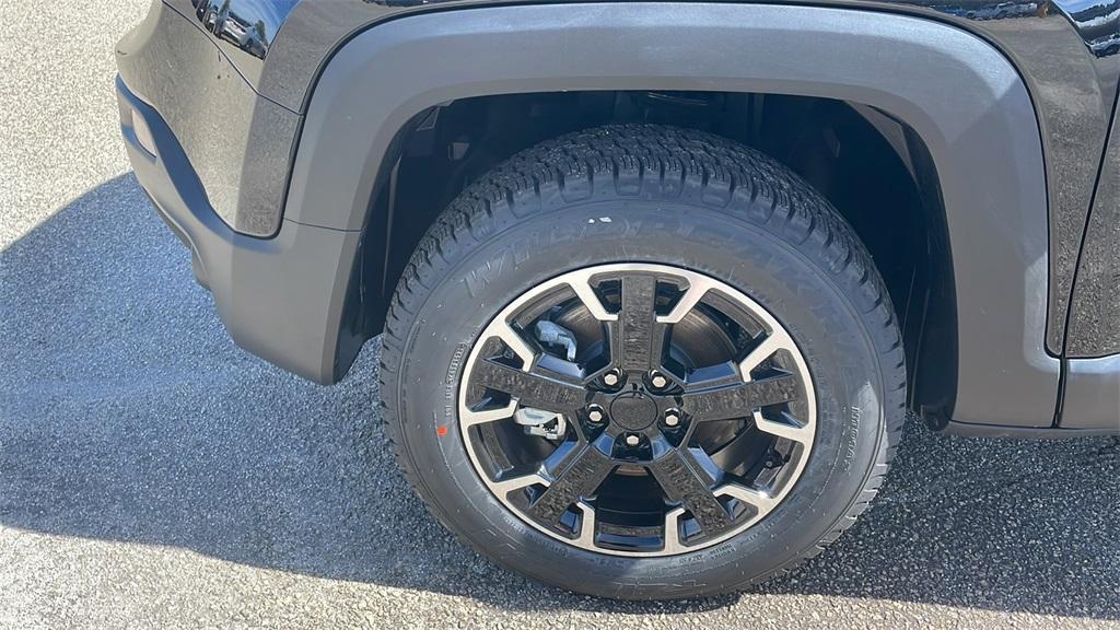 new 2023 Jeep Renegade car, priced at $28,900