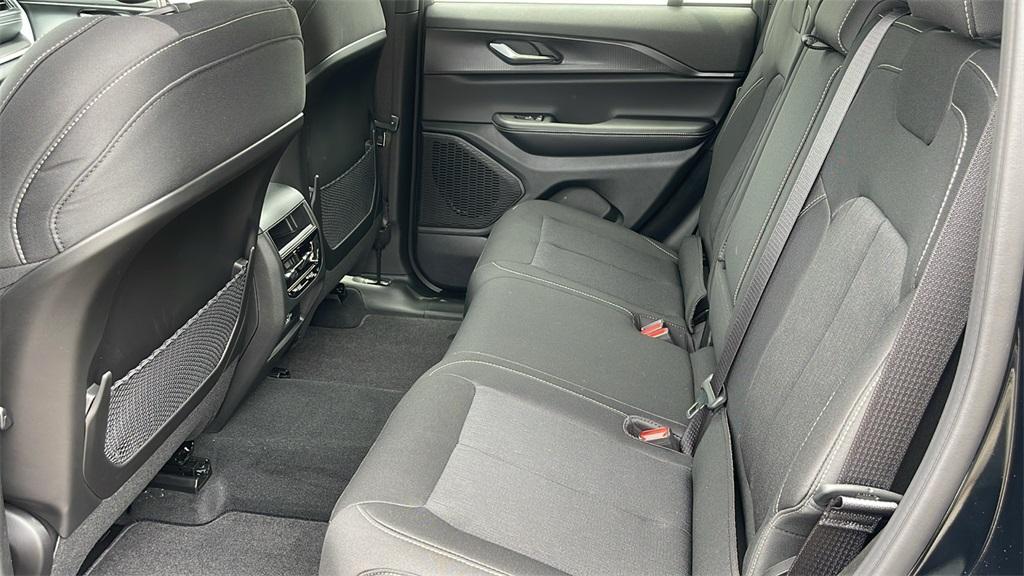 new 2025 Jeep Grand Cherokee car, priced at $36,622