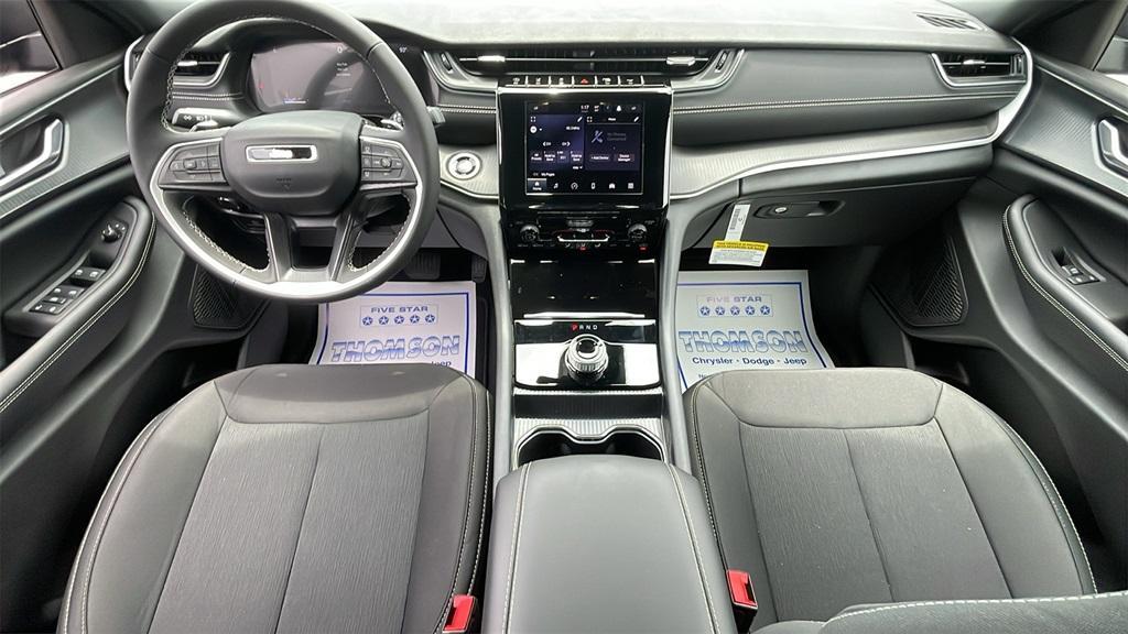 new 2025 Jeep Grand Cherokee car, priced at $36,622