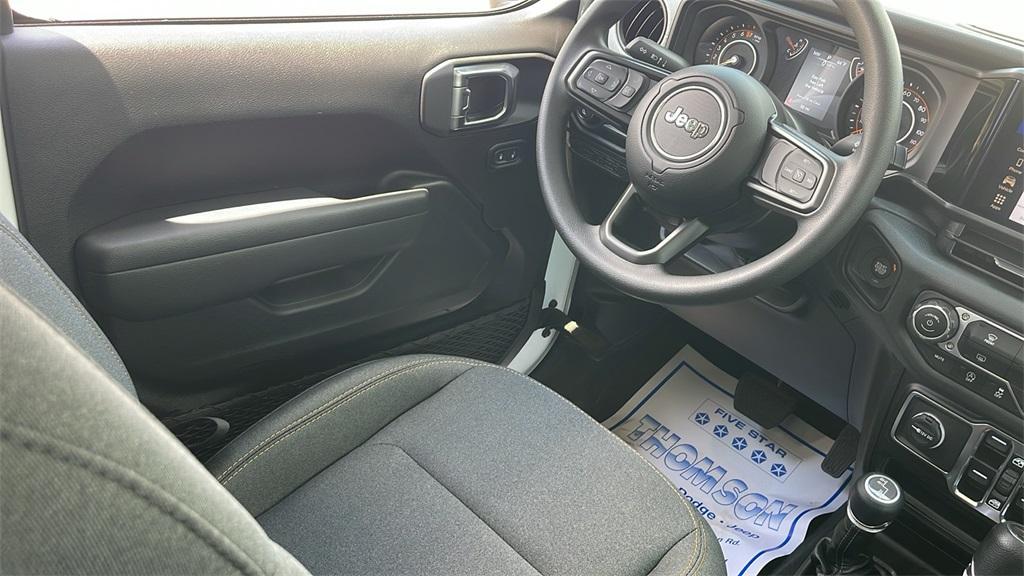 new 2025 Jeep Gladiator car, priced at $39,570