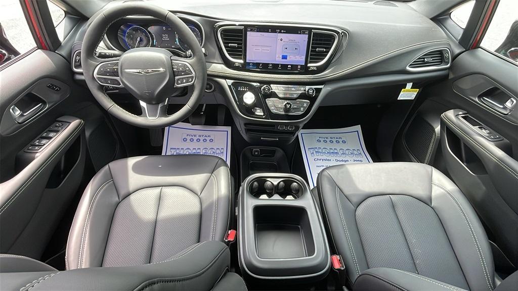 new 2025 Chrysler Pacifica car, priced at $41,273