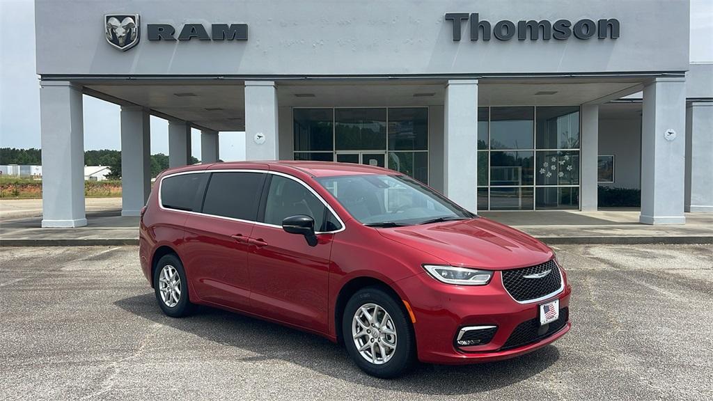 new 2025 Chrysler Pacifica car, priced at $41,273
