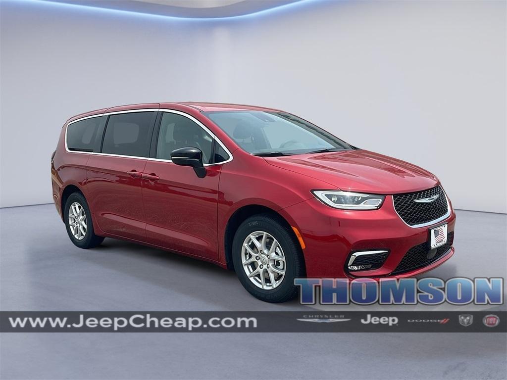 new 2025 Chrysler Pacifica car, priced at $41,273