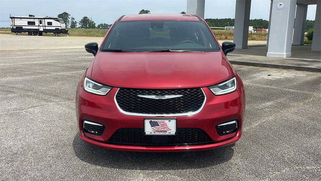 new 2025 Chrysler Pacifica car, priced at $41,273