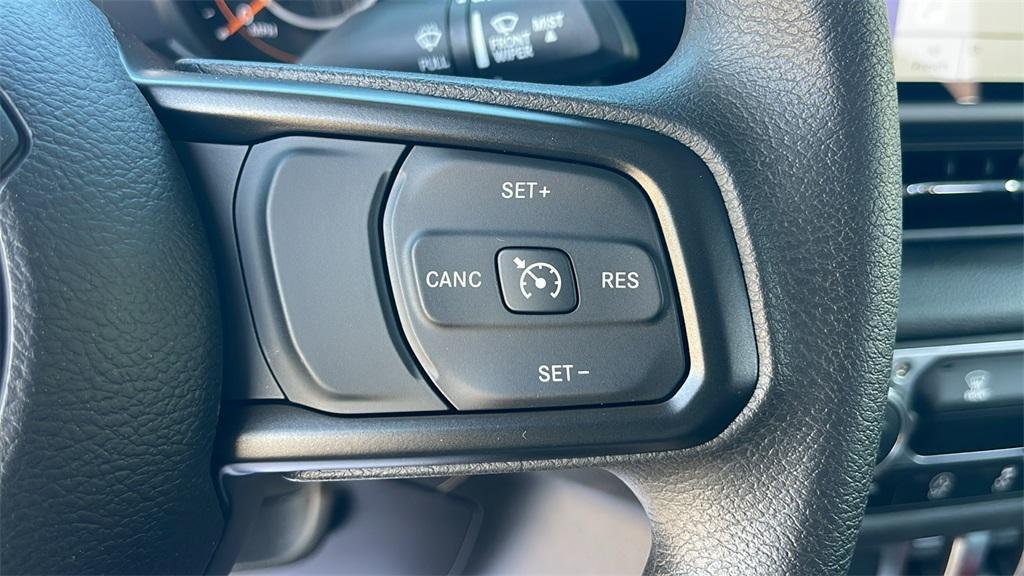 new 2025 Jeep Wrangler car, priced at $33,500