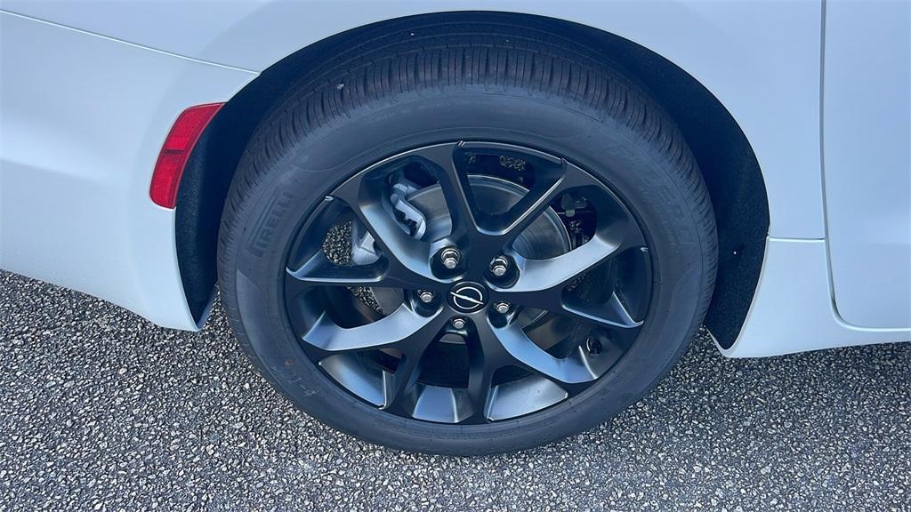 new 2025 Chrysler Pacifica car, priced at $46,350