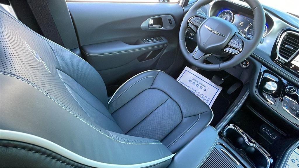 new 2025 Chrysler Pacifica car, priced at $46,350