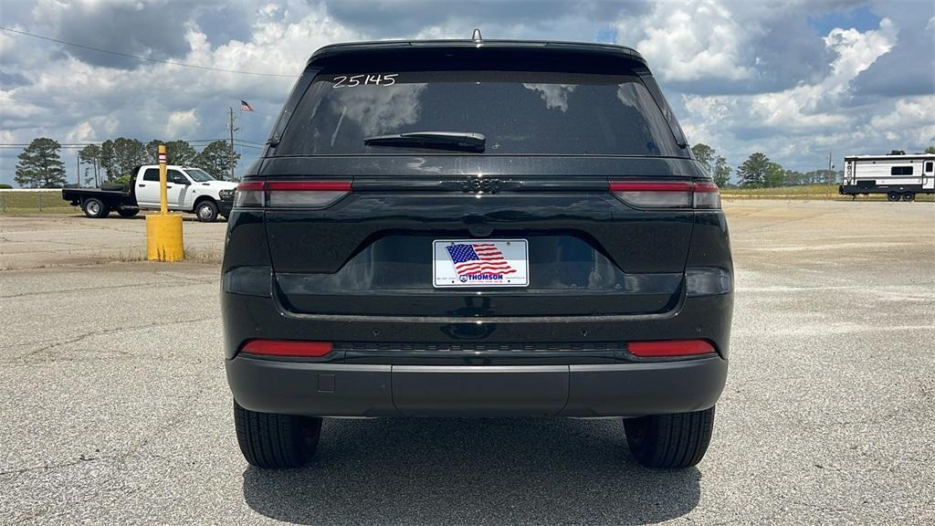 new 2025 Jeep Grand Cherokee car, priced at $39,772