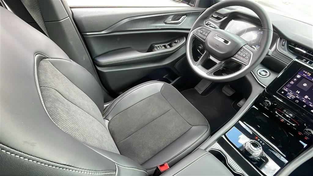 new 2025 Jeep Grand Cherokee car, priced at $39,772