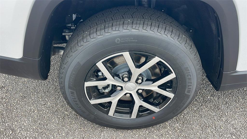 new 2025 Jeep Grand Cherokee L car, priced at $43,250