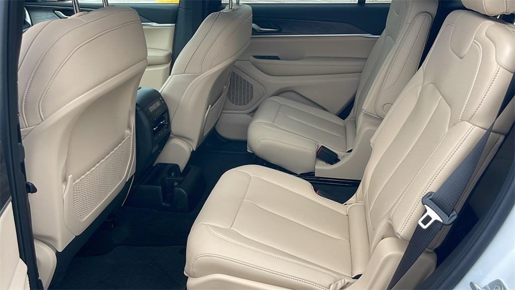 new 2025 Jeep Grand Cherokee L car, priced at $43,250