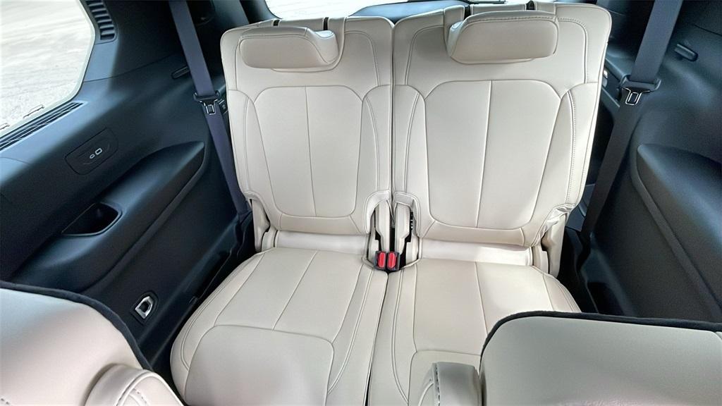 new 2025 Jeep Grand Cherokee L car, priced at $43,250