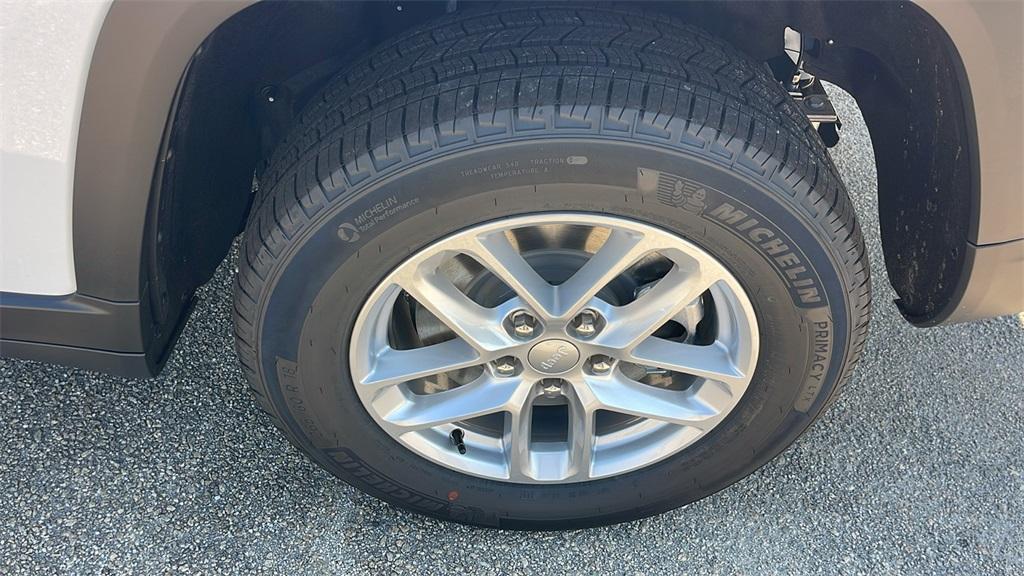 new 2025 Jeep Grand Cherokee L car, priced at $33,990