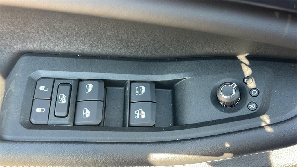 new 2025 Jeep Grand Cherokee L car, priced at $33,990