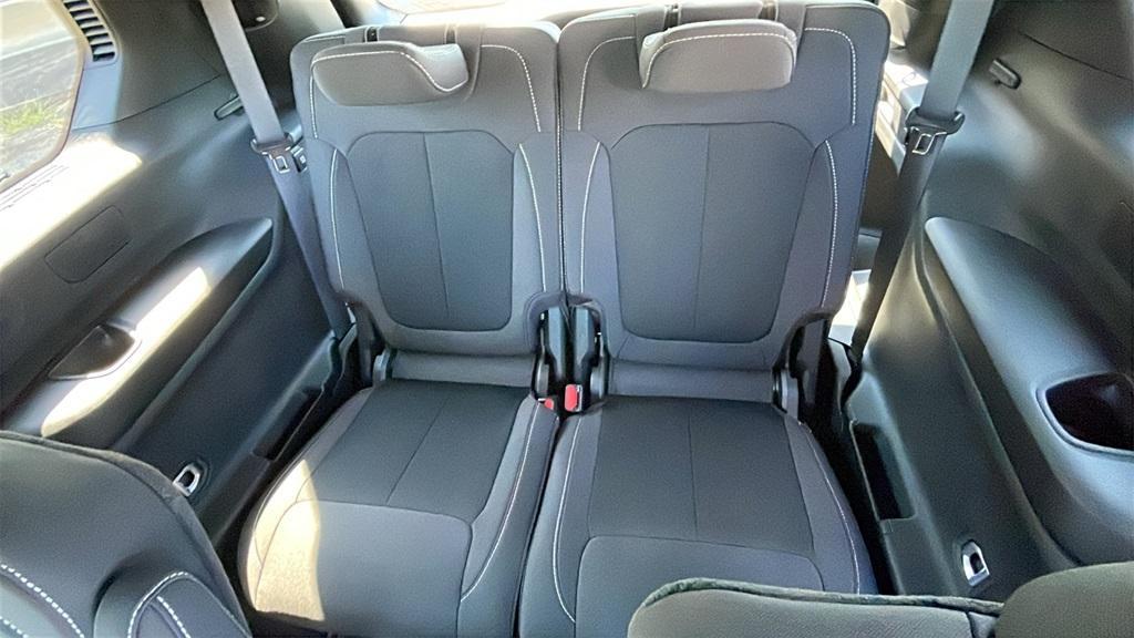 new 2025 Jeep Grand Cherokee L car, priced at $33,990