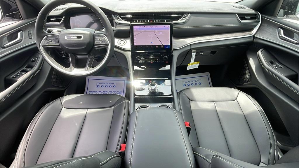 new 2025 Jeep Grand Cherokee car, priced at $43,870