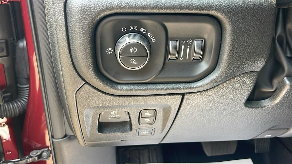 new 2025 Ram 1500 car, priced at $65,573