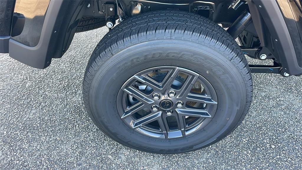 new 2025 Jeep Gladiator car, priced at $40,500