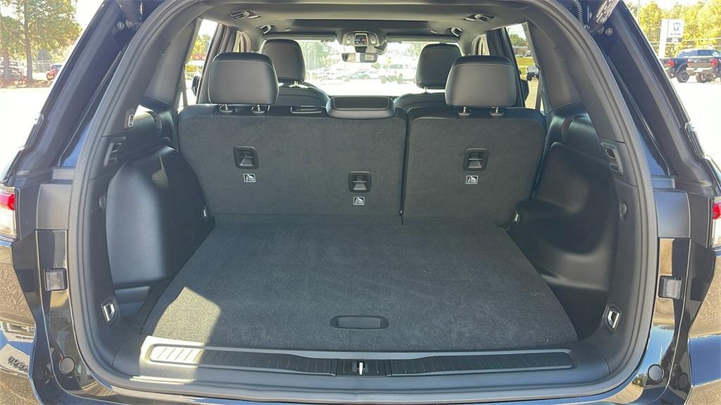 new 2025 Jeep Grand Cherokee car, priced at $37,998