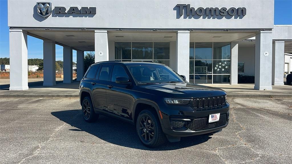 new 2025 Jeep Grand Cherokee car, priced at $37,998