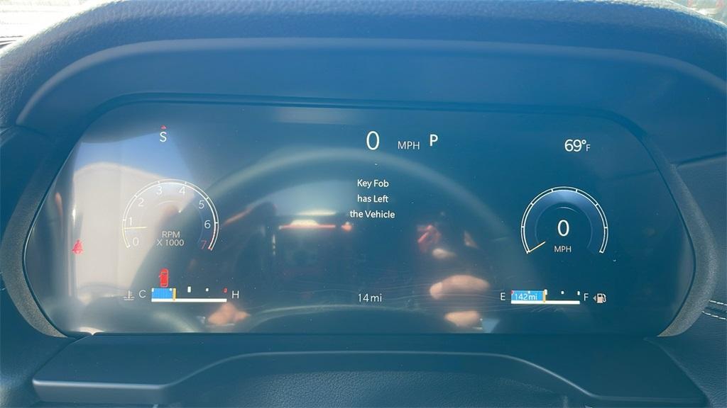 new 2025 Jeep Grand Cherokee car, priced at $37,998