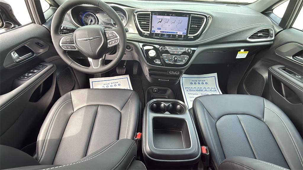 new 2025 Chrysler Pacifica car, priced at $38,450