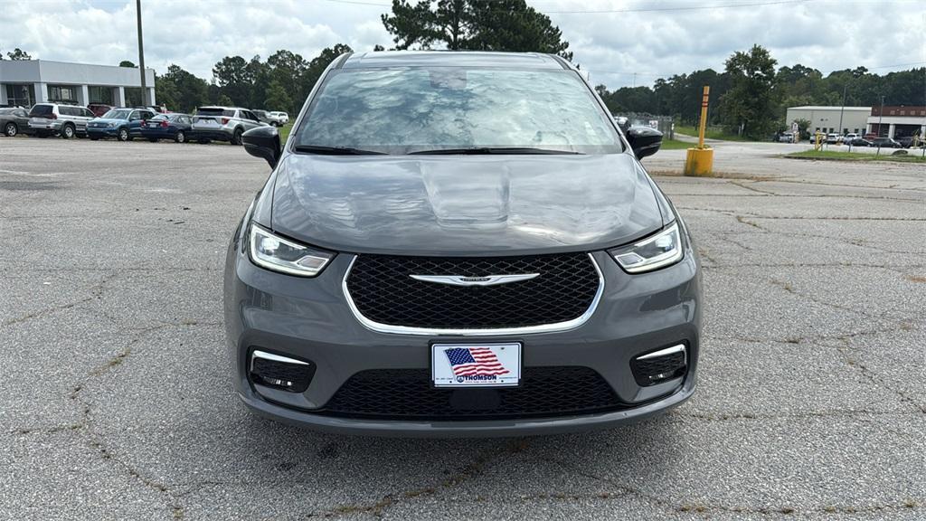 new 2025 Chrysler Pacifica car, priced at $38,450