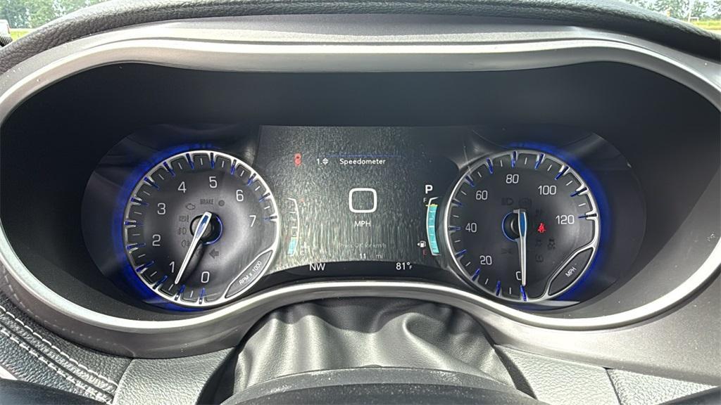 new 2025 Chrysler Pacifica car, priced at $38,450
