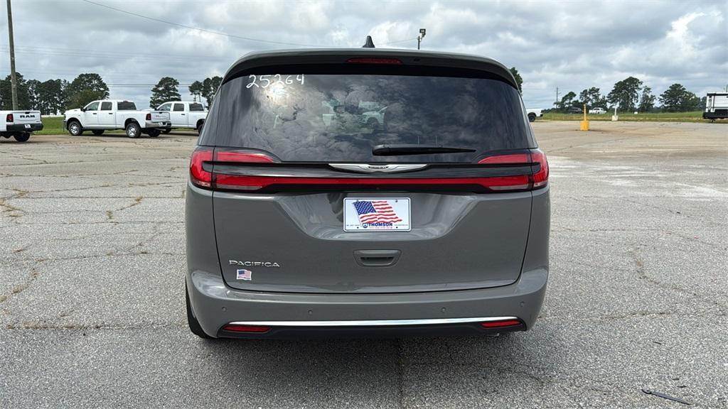 new 2025 Chrysler Pacifica car, priced at $38,450