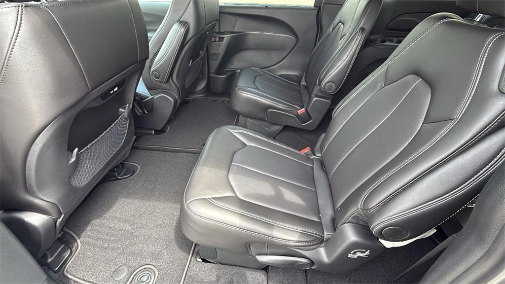 new 2025 Chrysler Pacifica car, priced at $38,450