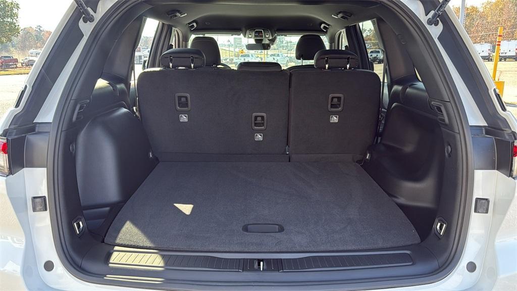 new 2025 Jeep Grand Cherokee car, priced at $34,970