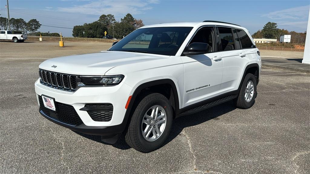 new 2025 Jeep Grand Cherokee car, priced at $34,970