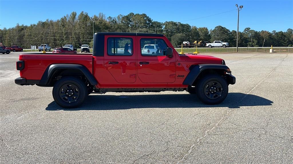 new 2024 Jeep Gladiator car, priced at $38,474