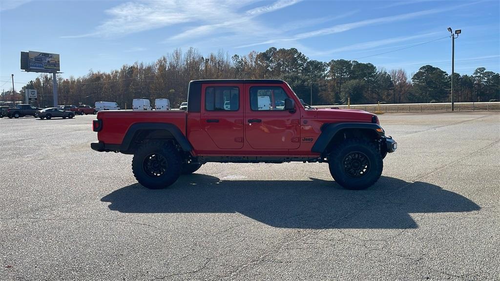 new 2024 Jeep Gladiator car, priced at $42,770