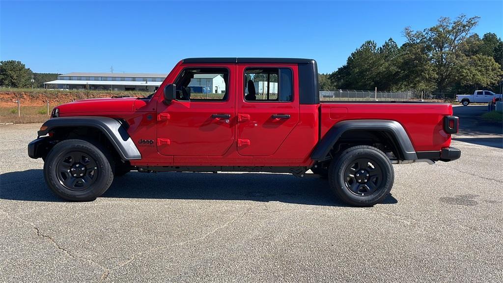 new 2024 Jeep Gladiator car, priced at $38,474