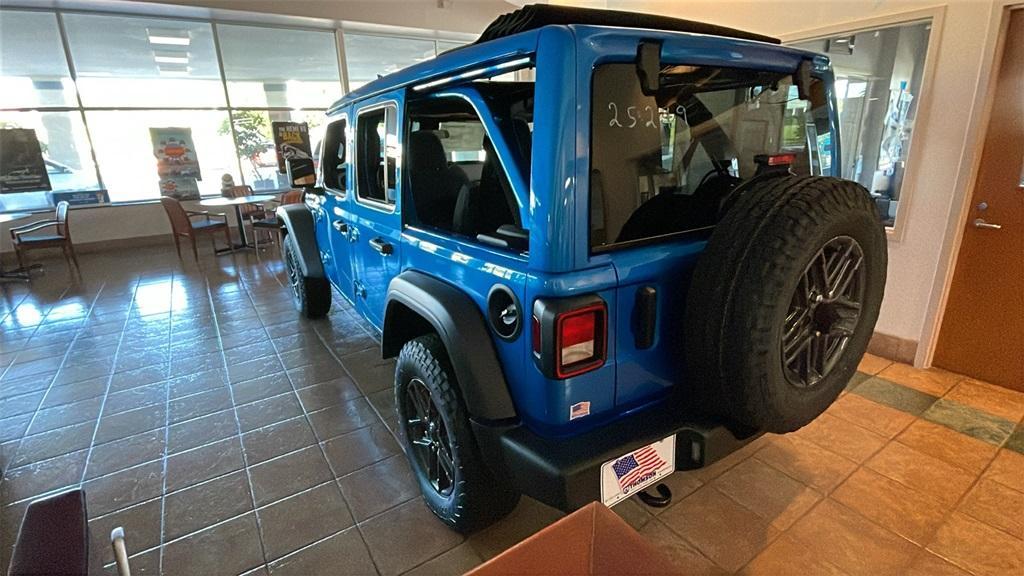 new 2025 Jeep Wrangler car, priced at $47,271