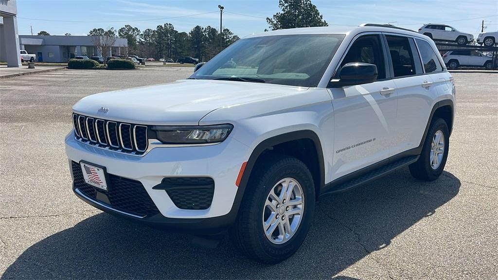 new 2025 Jeep Grand Cherokee car, priced at $35,770