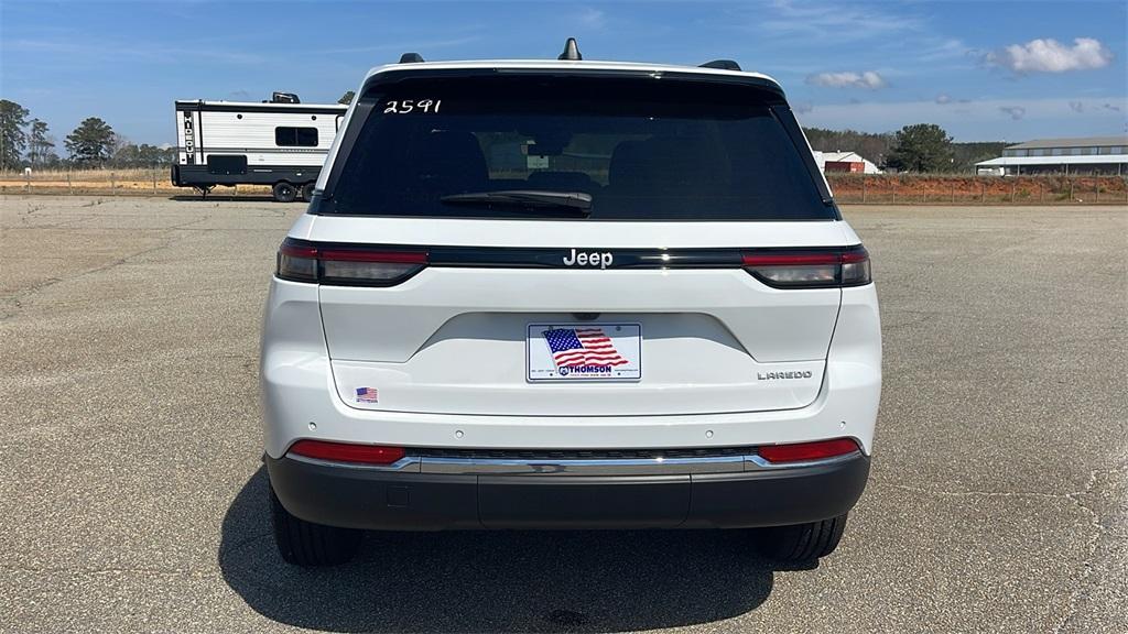 new 2025 Jeep Grand Cherokee car, priced at $35,770