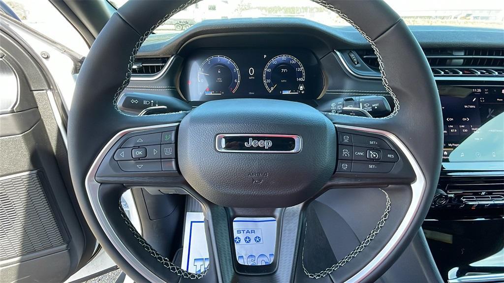 new 2025 Jeep Grand Cherokee car, priced at $35,770
