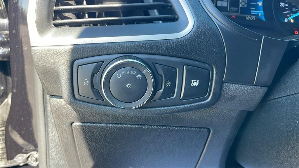 used 2022 Ford Edge car, priced at $25,751