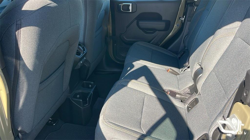 new 2025 Jeep Gladiator car, priced at $38,450