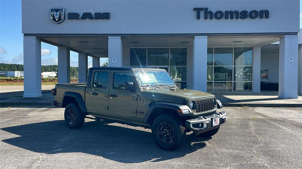 new 2025 Jeep Gladiator car, priced at $38,450